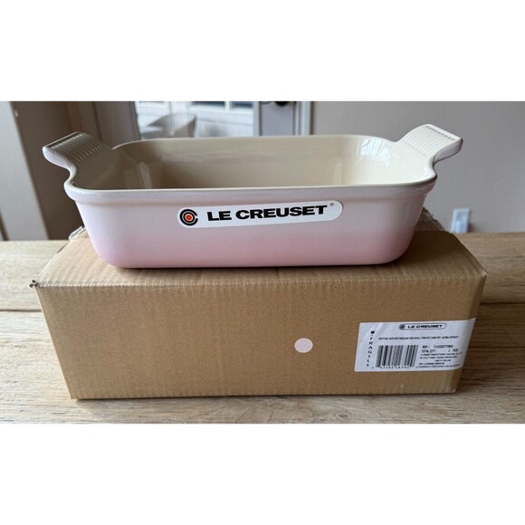 NEW Le Creuset Stoneware Heritage Rectangular Dish 26 cm 2.5 qt. Shell Pink